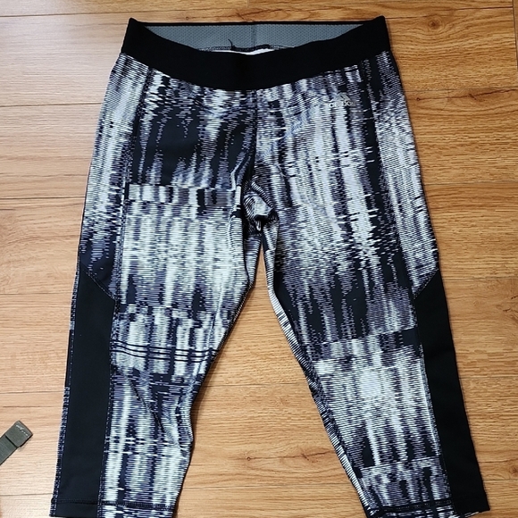Adidas Techfit Black and White Leggings - Picture 1 of 4